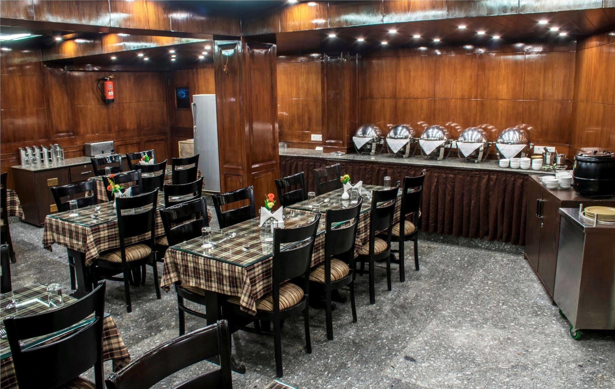 Hotel Pacific Srinagar  Exterior photo